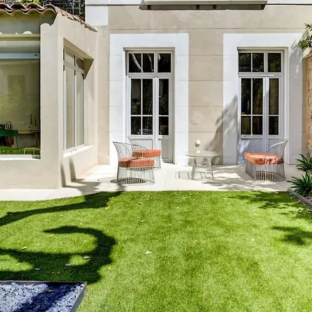 Neuf De 210 M2 En Centre Avec Jardin